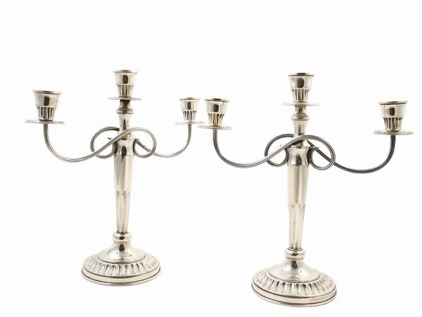 Coppia di candelabri in argento  - Asta Arredi, argenti, dipinti e curiosit d'epoca in parte provenienti da Villa Mannelli - Associazione Nazionale - Case d'Asta italiane