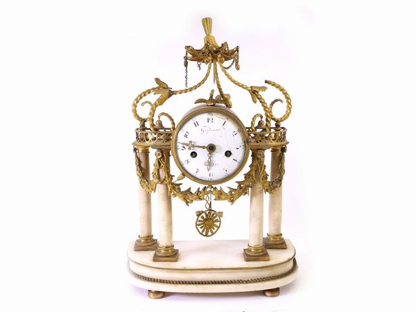 Orologio da tavolo in alabastro e bronzo dorato  - Asta Arredi, argenti, dipinti e curiosit d'epoca in parte provenienti da Villa Mannelli - Associazione Nazionale - Case d'Asta italiane