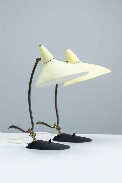 STILUX : Coppia di lampade da tavolo in metallo verniciato e ottone. Anni '50 cm 30x24  - Asta Asta 200 Illuminazione - Associazione Nazionale - Case d'Asta italiane