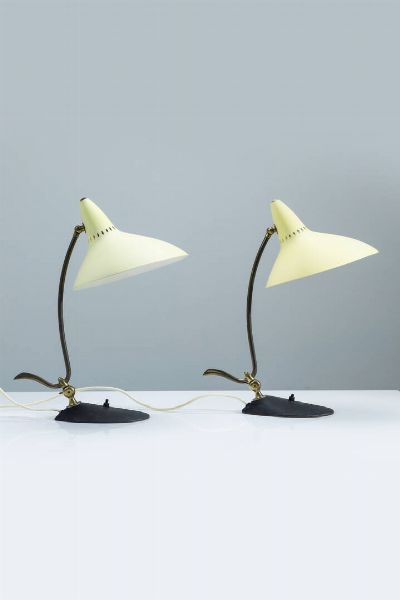 STILUX : Coppia di lampade da tavolo in metallo verniciato e ottone. Anni '50 cm 30x24  - Asta Asta 200 Illuminazione - Associazione Nazionale - Case d'Asta italiane