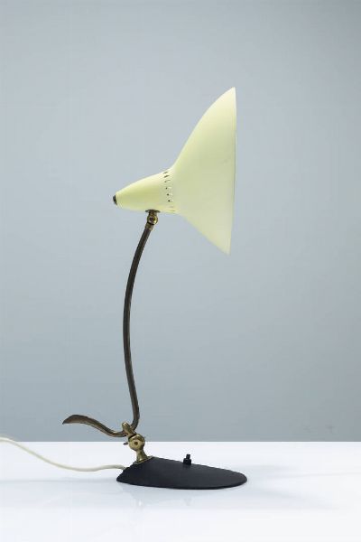 STILUX : Coppia di lampade da tavolo in metallo verniciato e ottone. Anni '50 cm 30x24  - Asta Asta 200 Illuminazione - Associazione Nazionale - Case d'Asta italiane