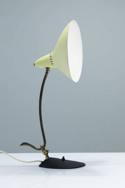 STILUX : Coppia di lampade da tavolo in metallo verniciato e ottone. Anni '50 cm 30x24  - Asta Asta 200 Illuminazione - Associazione Nazionale - Case d'Asta italiane