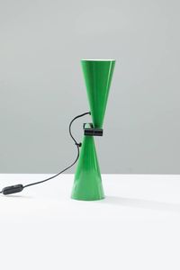 STILNOVO : Lampada da tavolo in metracrilato colorato e metallo verniciato. Anni '70 h cm 43  - Asta Asta 200 Illuminazione - Associazione Nazionale - Case d'Asta italiane