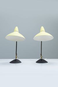 STILUX : Coppia di lampade da tavolo in metallo verniciato e ottone. Anni '50 cm 30x24  - Asta Asta 200 Illuminazione - Associazione Nazionale - Case d'Asta italiane