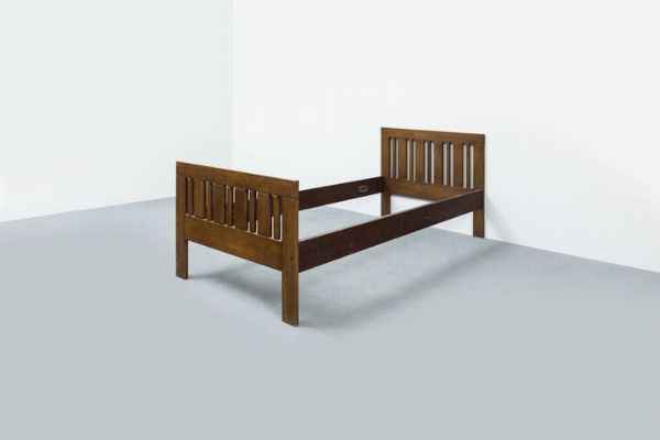 ETTORE SOTTSASS : Letto mod. Califfo  - Asta Asta 202 Design - Associazione Nazionale - Case d'Asta italiane