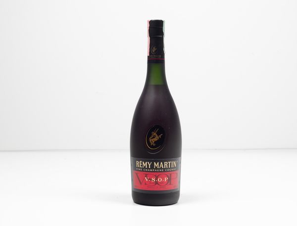 Remy Martin, Fine Champagne Cognac VSOP  - Asta Vini e Distillati da collezione e da investimento - Associazione Nazionale - Case d'Asta italiane