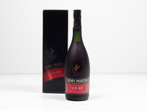 Remy Martin, Fine Champagne Cognac VSOP  - Asta Vini e Distillati da collezione e da investimento - Associazione Nazionale - Case d'Asta italiane