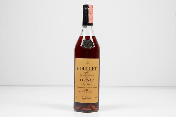 Roullet, Tres rare eau-de-vie de Cognac Hors d'age provenant des dames-jeannes nr. 26  - Asta Vini e Distillati da collezione e da investimento - Associazione Nazionale - Case d'Asta italiane