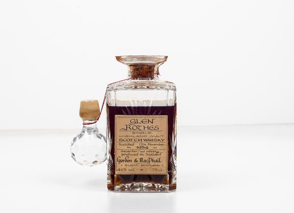 Glen Rothes, Gordon & Macphail, Highland Single Malt Scotch Whisky Decanter  - Asta Vini e Distillati da collezione e da investimento - Associazione Nazionale - Case d'Asta italiane