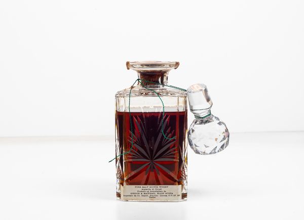 Gordon & Macphail, Pure Highland Malt Scotch Whisky Decanter  - Asta Vini e Distillati da collezione e da investimento - Associazione Nazionale - Case d'Asta italiane