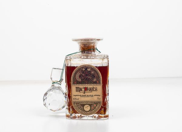 Macphail's, Gordon & Macphail, Highland Malt Scotch Whisky Book Of Kells 45 years old Decanter  - Asta Vini e Distillati da collezione e da investimento - Associazione Nazionale - Case d'Asta italiane