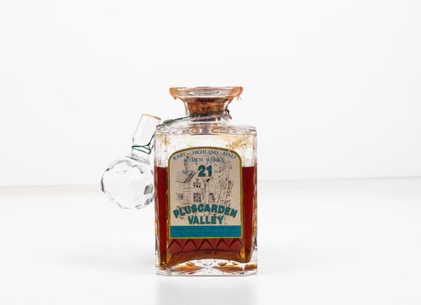 Milton Duff Distillery, Rare Highland Malt Scotch Whisky Pluscarden Valley 21 years old Decanter  - Asta Vini e Distillati da collezione e da investimento - Associazione Nazionale - Case d'Asta italiane