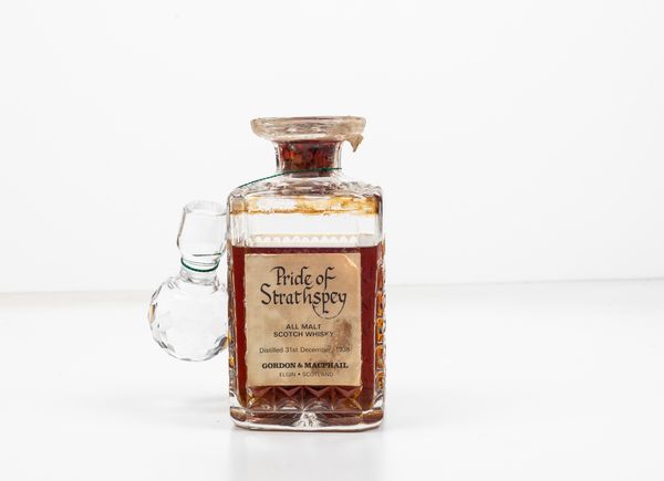 Pride of Strathspey, Gordon & Macphail Elgin, All Malt Scotch Whisky Decanter  - Asta Vini e Distillati da collezione e da investimento - Associazione Nazionale - Case d'Asta italiane