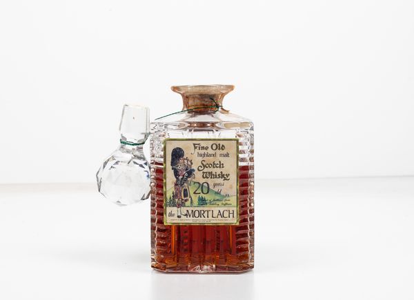 The Mortlach, Fine Old Highland Malt Scotch Whisky 20 years old Decanter  - Asta Vini e Distillati da collezione e da investimento - Associazione Nazionale - Case d'Asta italiane