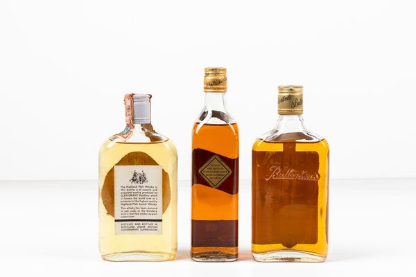 Glen Grant, Highland Malt Scotch Whisky 5 years old<BR>John Walker & Sons. LTD., Old Scotch Whisky Johnnie Walker Black Label<BR>Ballantine's, Very Old Scotch Whisky 12 years old  - Asta Vini e Distillati da collezione e da investimento - Associazione Nazionale - Case d'Asta italiane