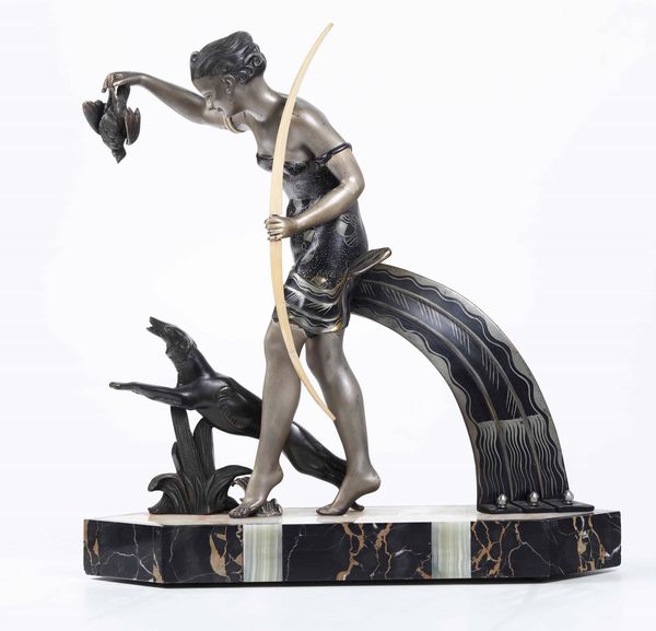 Figura femminile deco in metallo e bronzo su base in marmo  - Asta Antiquariato Aprile | Cambi Time - Associazione Nazionale - Case d'Asta italiane