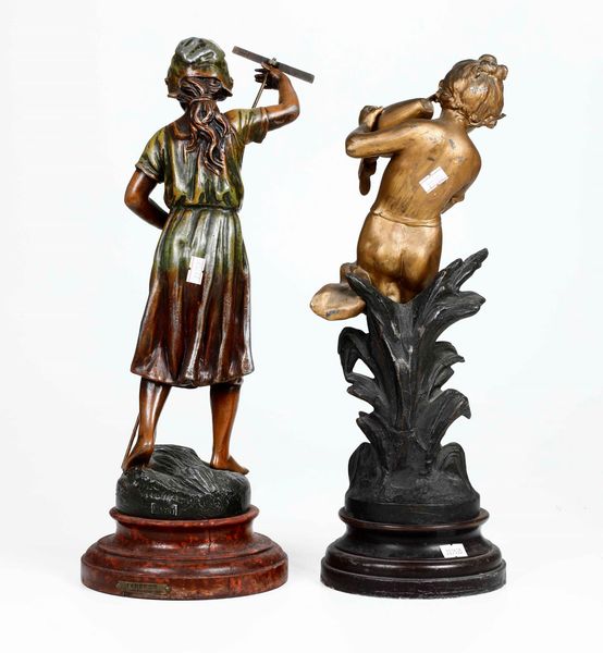 Due sculture di fanciulli in bronzo. Fonditore francese del XX secolo  - Asta Antiquariato Aprile | Cambi Time - Associazione Nazionale - Case d'Asta italiane