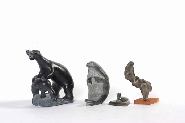 Lotto di quattro piccoli oggetti Inuit, arte eschimese  - Asta Antiquariato Aprile | Cambi Time - Associazione Nazionale - Case d'Asta italiane