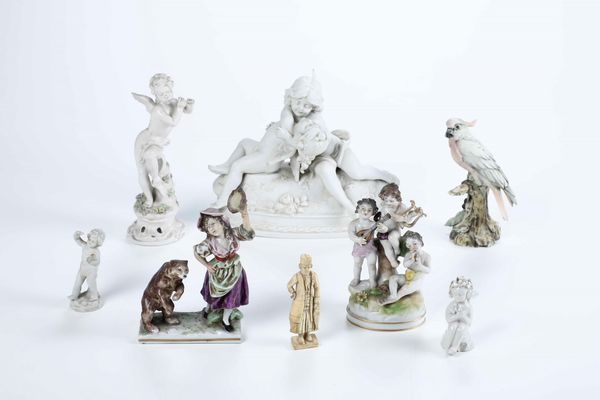 Insieme di 8 statuine in porcellana  - Asta Antiquariato Aprile | Cambi Time - Associazione Nazionale - Case d'Asta italiane