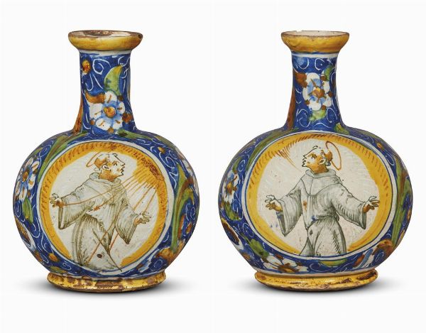 COPPIA DI BOTTIGLIE, VENEZIA, BOTTEGA DI MASTRO DOMENICO, 1570-1575 CIRCA  - Asta Ceramica. Maioliche e porcellane dal XVI al XIX secolo | A Tempo  - Associazione Nazionale - Case d'Asta italiane