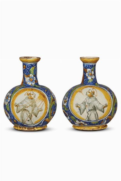 COPPIA DI BOTTIGLIE, VENEZIA, BOTTEGA DI MASTRO DOMENICO, 1570-1575 CIRCA  - Asta Ceramica. Maioliche e porcellane dal XVI al XIX secolo | A Tempo  - Associazione Nazionale - Case d'Asta italiane