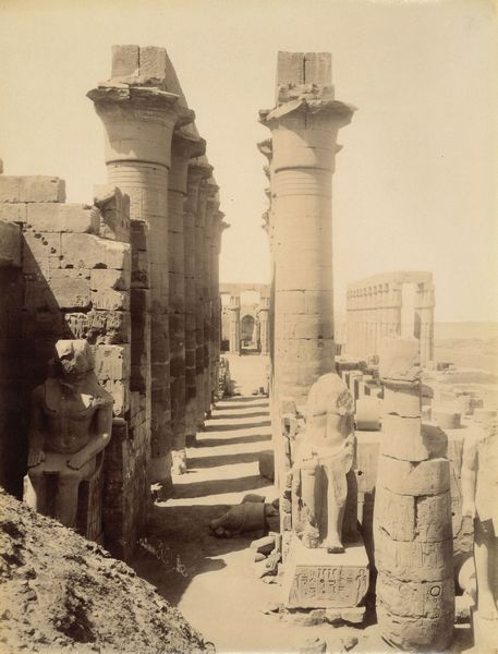 ,Antonio Beato : Luxor, rue du milieu du Temple du temple d'Amenothep  - Asta Fotografia dell'800: album di viaggio - Associazione Nazionale - Case d'Asta italiane