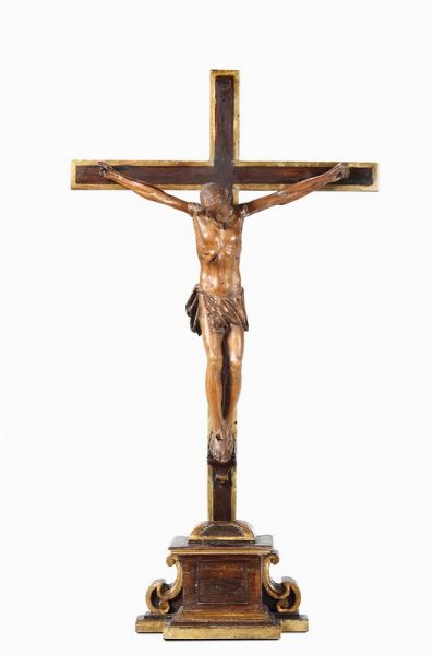 Crocifisso in legno intagliato, Italia XVIII secolo  - Asta Antiquariato - Associazione Nazionale - Case d'Asta italiane