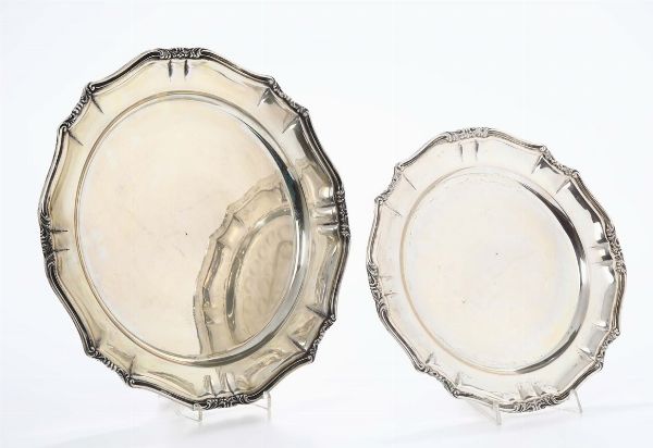 Due piatti in argento  - Asta Antiquariato - Associazione Nazionale - Case d'Asta italiane