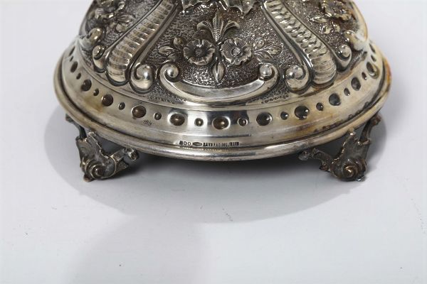 Coppia di candelabri in argento a tre luci, Italia XX secolo  - Asta Antiquariato - Associazione Nazionale - Case d'Asta italiane