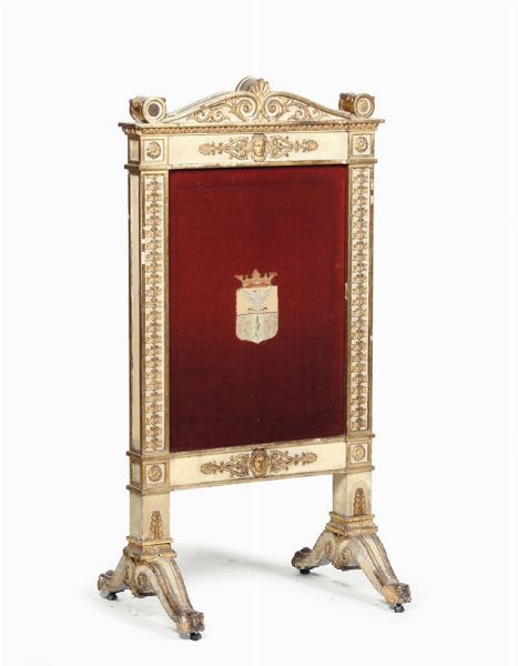 Parascintille in legno intagliato e dorato, XVIII secolo  - Asta Antiquariato - Associazione Nazionale - Case d'Asta italiane
