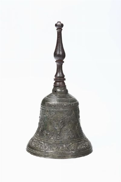 Campanello in bronzo fuso a cera persa, iscrizione Anno Domini MDCCXXVII 1727  - Asta Antiquariato - Associazione Nazionale - Case d'Asta italiane