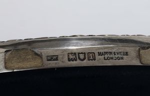 Specchiera in argento, Londra, argentiere Mappin & Webb, 1906  - Asta Antiquariato - Associazione Nazionale - Case d'Asta italiane