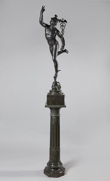 BRONZISTA ITALIANO DEL XX SECOLO : Mercurio in bronzo su colonna in marmo verde, dal modello di Giambologna  - Asta Asta 360 | ARTE ANTICA E DEL XIX SECOLO - Dipinti antichi e antiquariato Tradizionale - Associazione Nazionale - Case d'Asta italiane