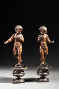 SCULTORE DEL XVII-XVIII SECOLO - Coppia di putti in legno intagliato