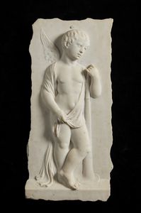 SCULTORE ITALIANO DEL XIX SECOLO : Coppia di bassorilievi in marmo raffiguranti due putti reggi fiaccola  - Asta Asta 360 | ARTE ANTICA E DEL XIX SECOLO - Dipinti antichi e antiquariato Tradizionale - Associazione Nazionale - Case d'Asta italiane