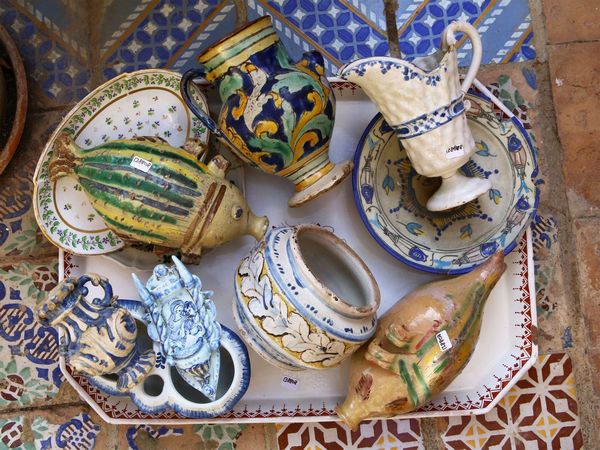 Miscellanea di curiosit d'epoca in maiolica  - Asta La Collezione privata di Carlo e Mirella Panarello - Associazione Nazionale - Case d'Asta italiane