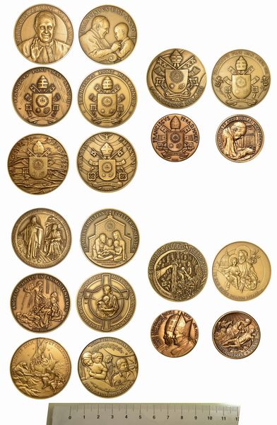 VATICANO. Lotto di 10 medaglie annuali e straordinarie in bronzo.  - Asta Numismatica  - Associazione Nazionale - Case d'Asta italiane