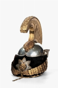 Militaria, con una collezione di importanti copricapi di un gentiluomo italiano